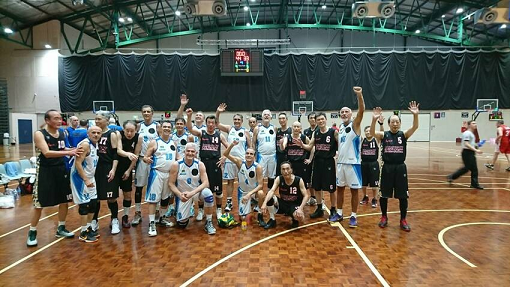 Together with oversea players after their match in the past World Masters Games 2017 Auckland