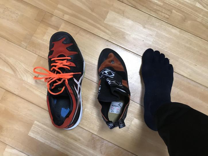 <font color='blue' size='2'>Left: Tennis shoes, Middle: Climbing shoes, Right:  The writer’s foot</font>